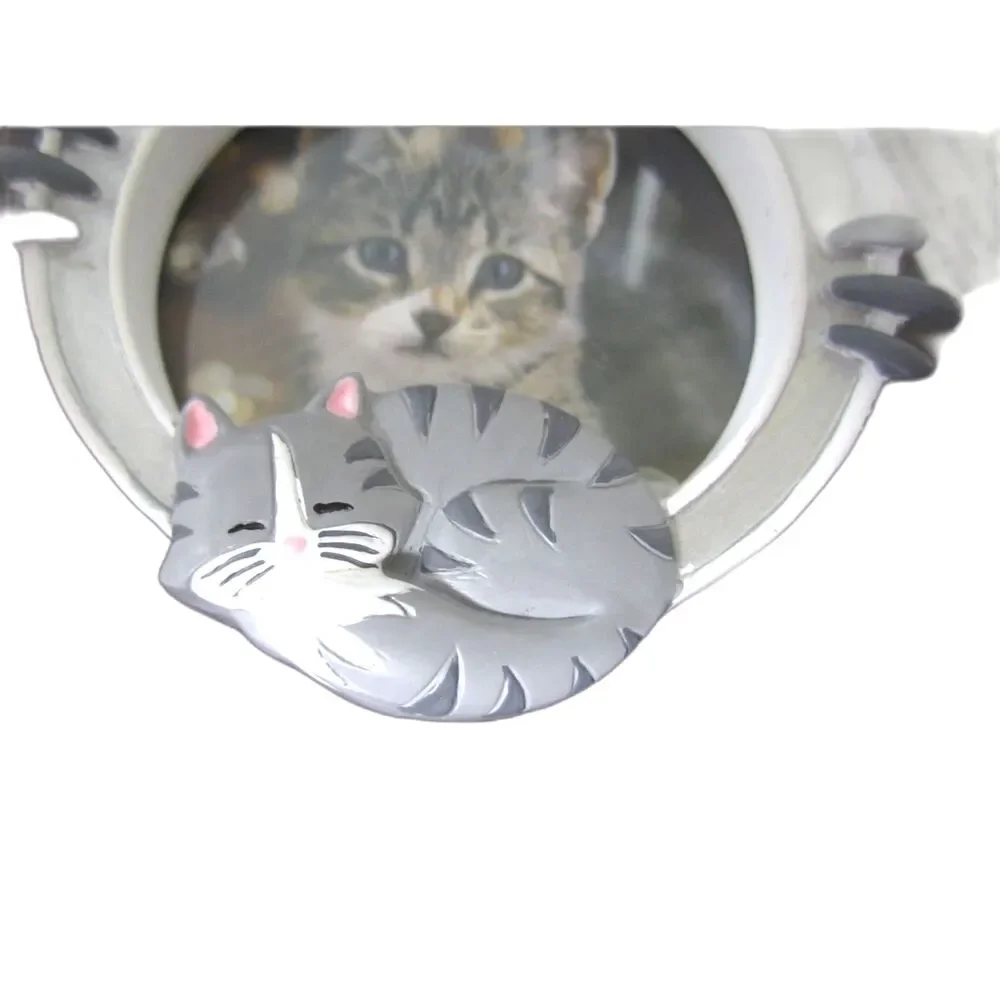 NEW WITH TAGS HALLMARK  KITTY PICTURE FRAME ORNAMENT NON DATED